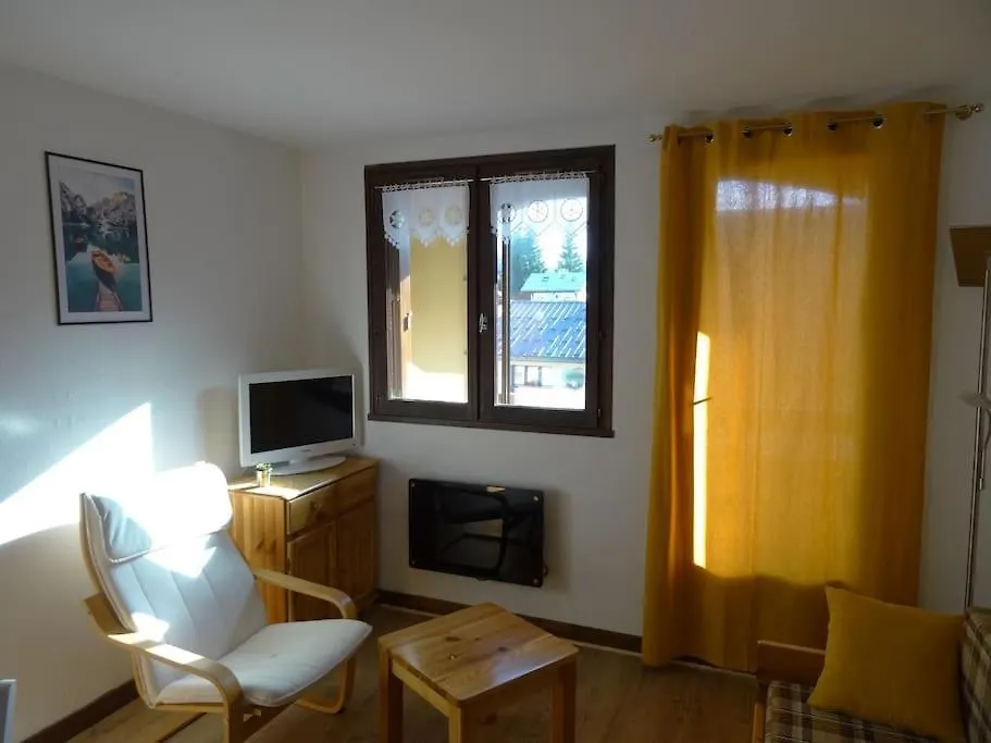 Apartment Appartement Au Coeur Du Village Avec Parking Prive Mijoux France